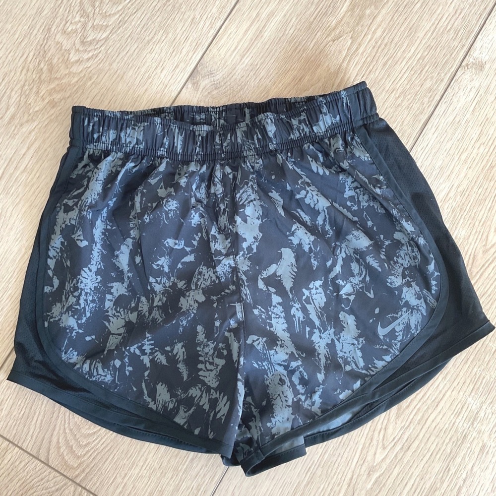 Nike Womens Dri Fit Running Shorts Black Gray Print XS NWT